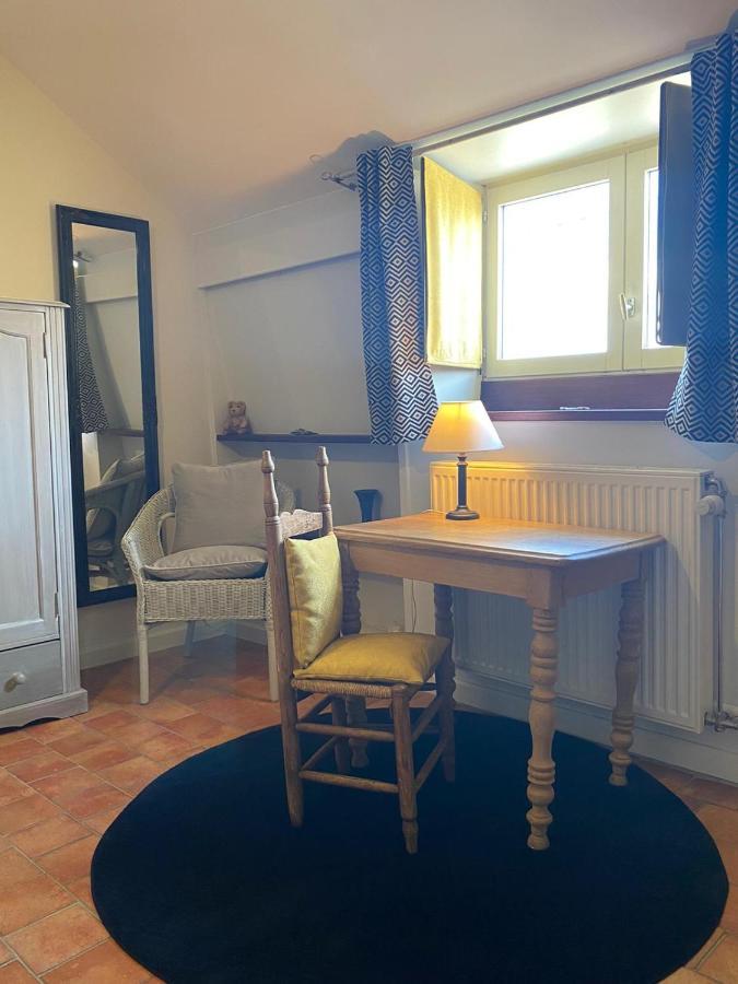 Bed and Breakfast L'Atterrissage Santes Екстер'єр фото